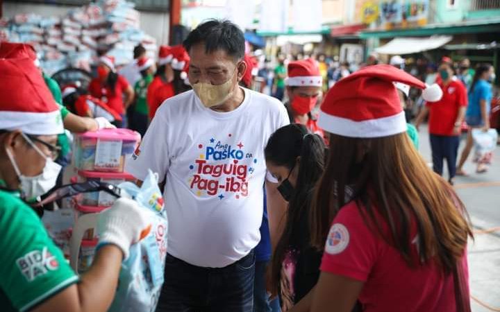 Residente ng Barangays Lower Bicutan at Hagonoy nakatanggap na ng Pamaskong Handog packages 