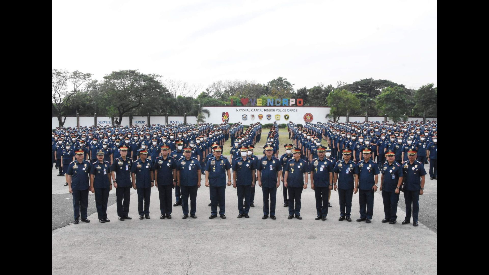 4,661 na Metro cops, binigyan ng promosyon