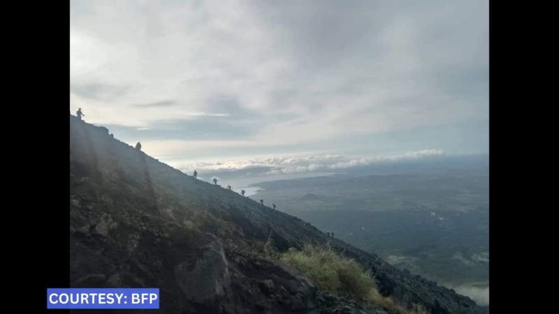 Anim na tauhan ng BFP kasamang umakyat sa Mt. Mayon para marating ang crash site ng bumagsak na Cessna Plane