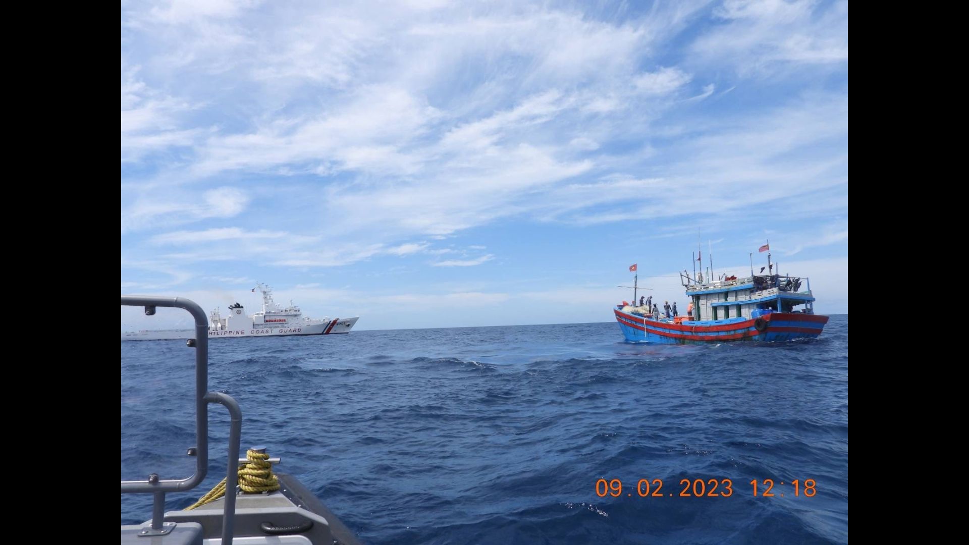 PANOORIN: Vietnamese fishing vessel namataan sa Recto Bank, itinaboy ng Coast Guard