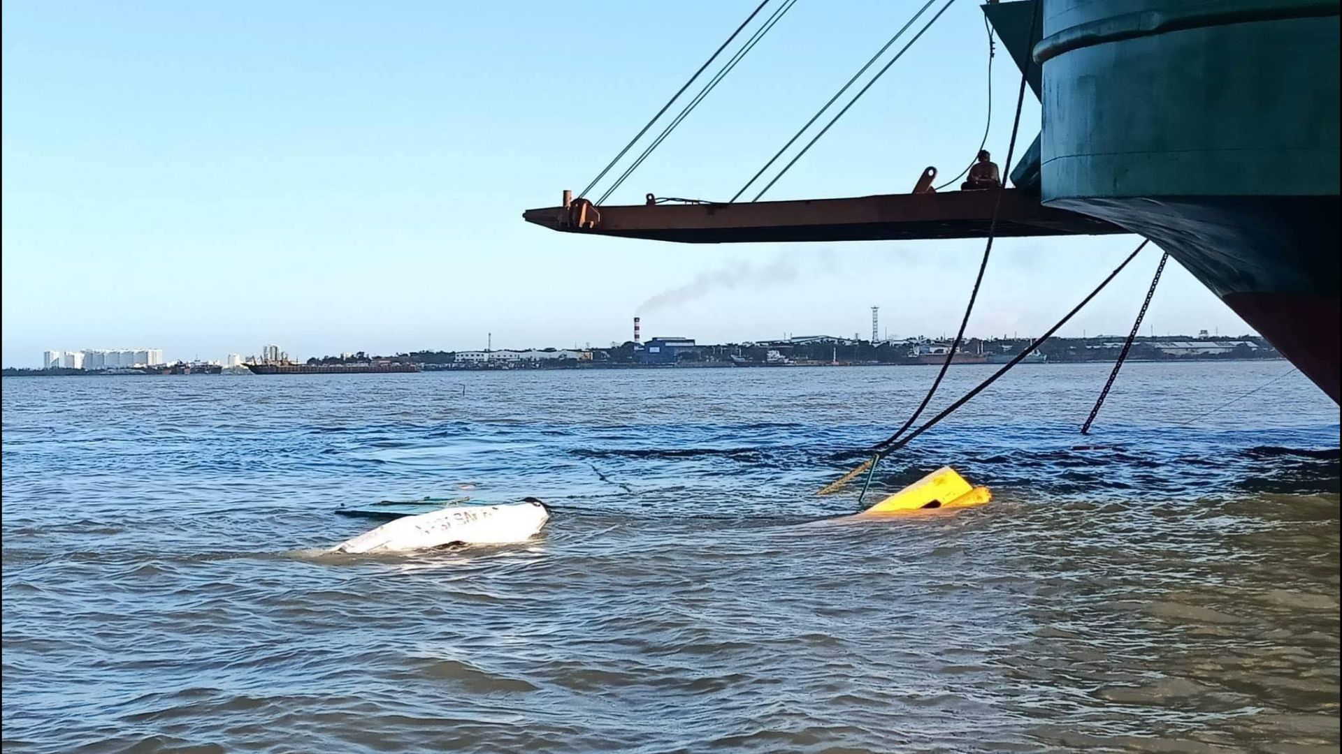 1 patay sa paglubog ng tugboat sa Cebu