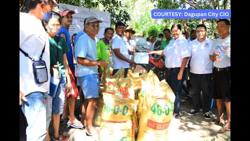 Mga magsasaka sa Dagupan City nakatanggap ng makinarya at pataba mula sa DA