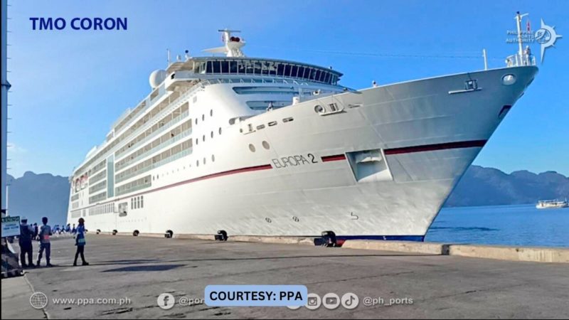 MV Europa 2 dumaong sa Port of Coron lulan ang 385 na mga turista