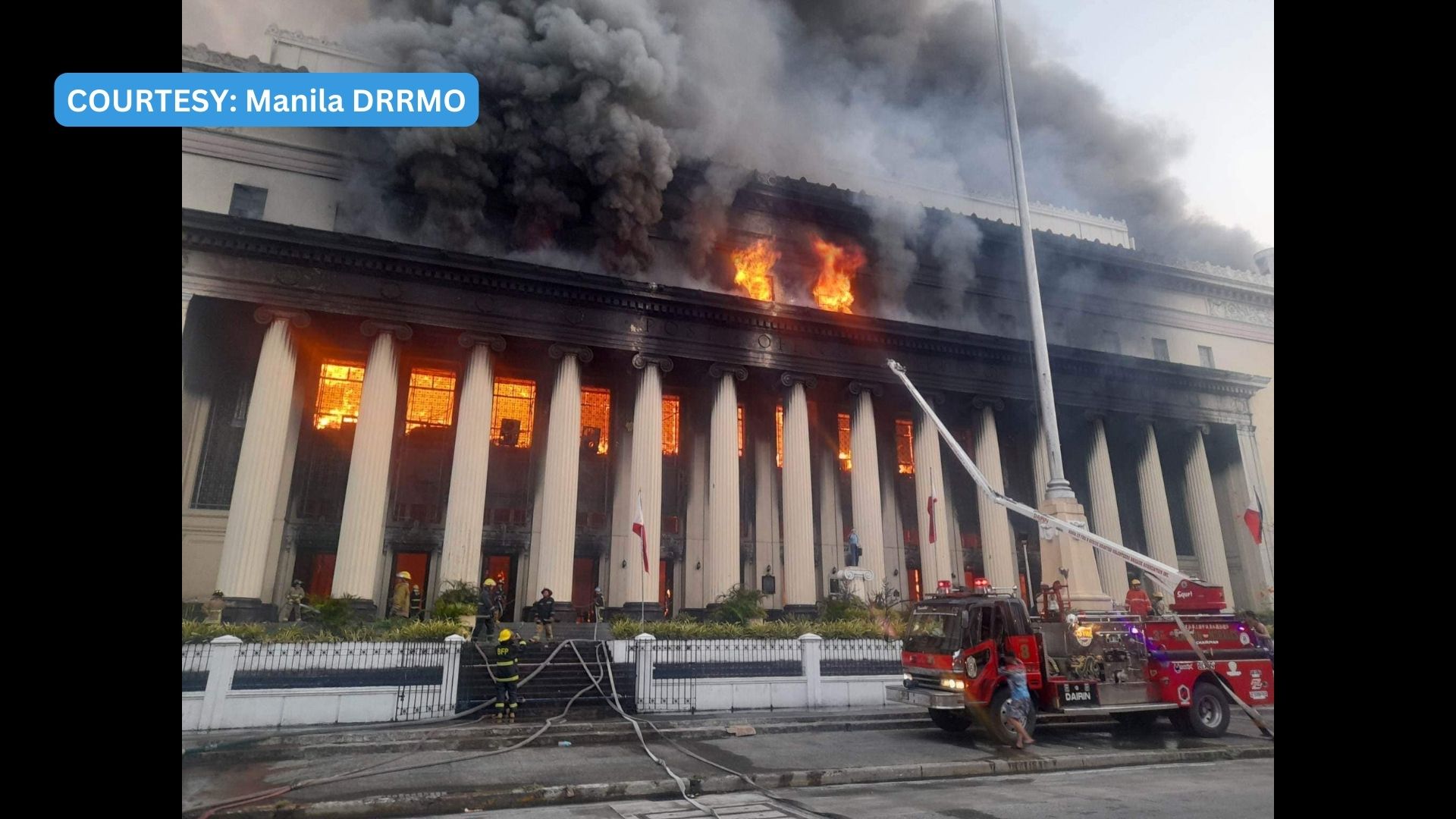 Manila Central Post Office tinupok ng apoy