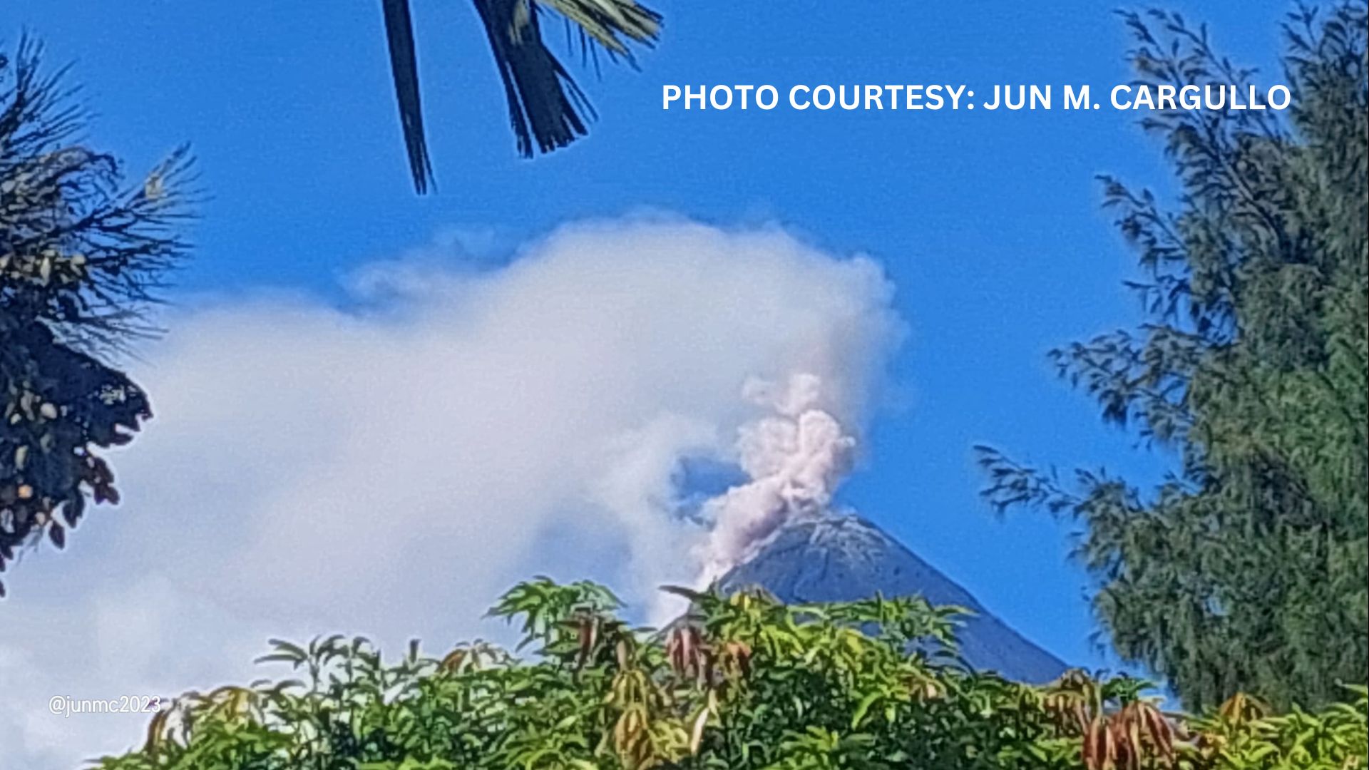 BREAKING: Alert Level 3 itinaas ng Phivolcs sa Bulkang Mayon