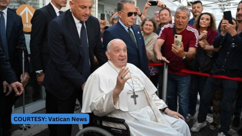 Pope Francis nakalabas na ng ospital matapos sumailalim sa abdominal surgery