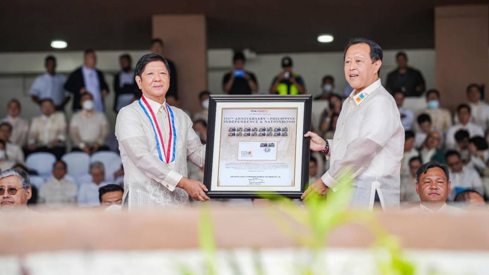 Commemorative Independence Day PHLPost Stamps tinanggap ni Pangulong Marcos