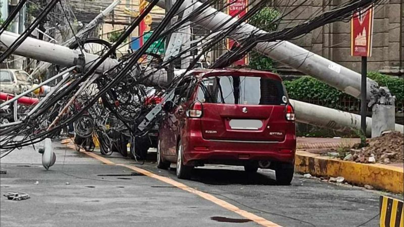 Nagbagsakang poste sa Binondo, Maynila napalitan na