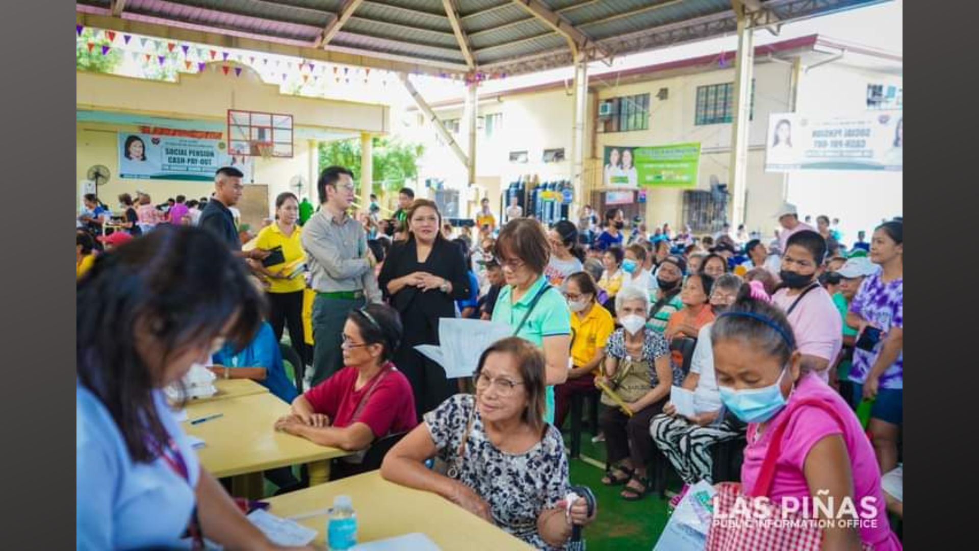 Las Piñas nagsasagawa ng social pension cash pay-out sa kuwalipikadong senior citizens