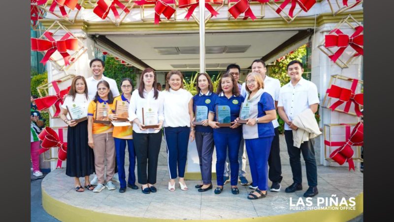 Las Piñas LGU employees na nagserbisyo ng mahigit 40-taon pinarangalan