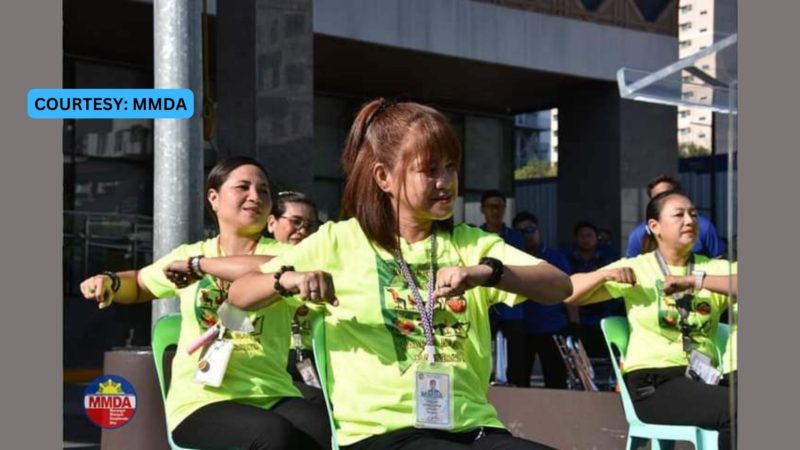 3-minute chair exercise ng MMDA employees inilunsad