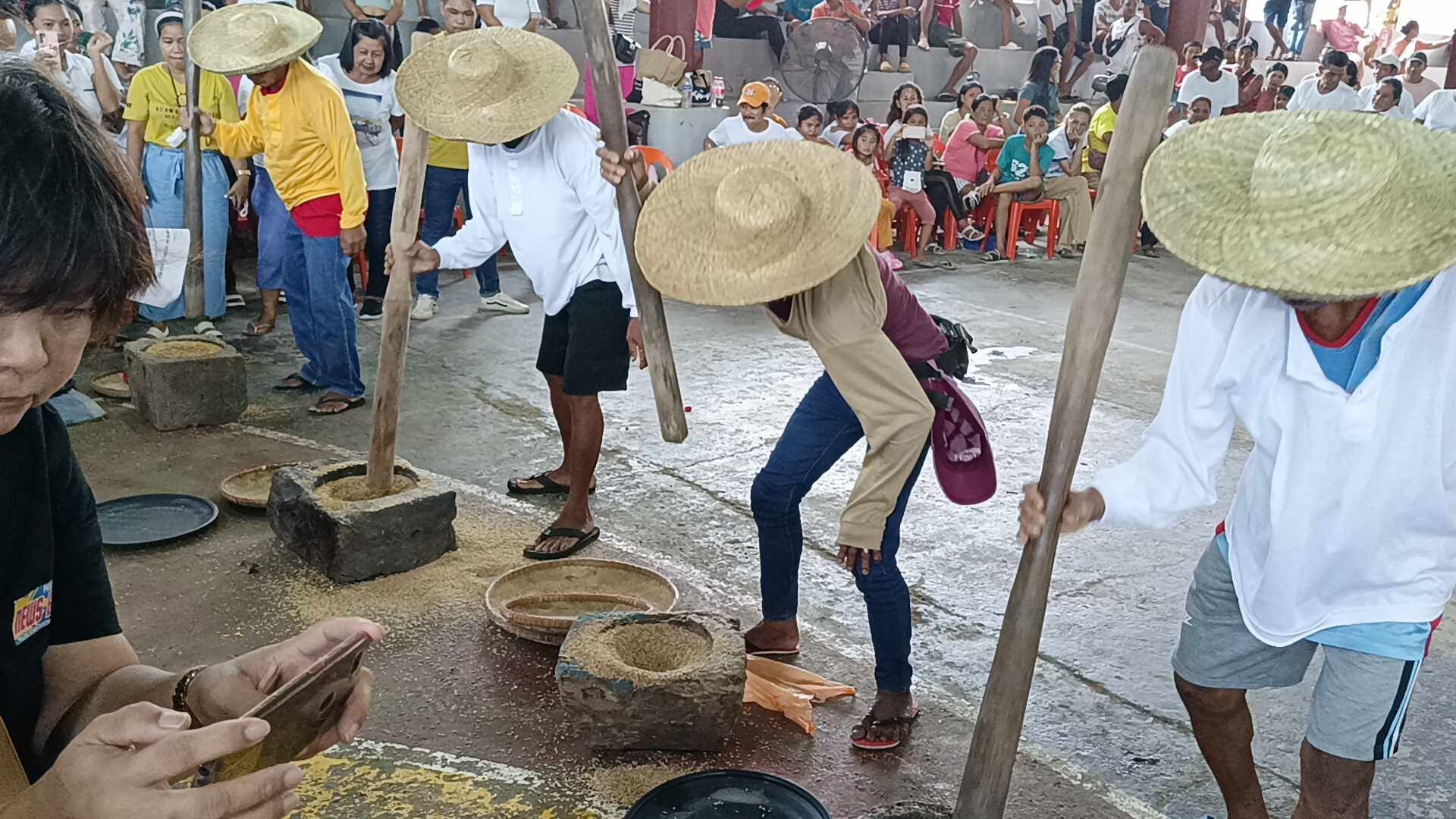 Araw ng mga Magsasaka at Mangingisda ipinagdiwang sa Burdeos, Quezon