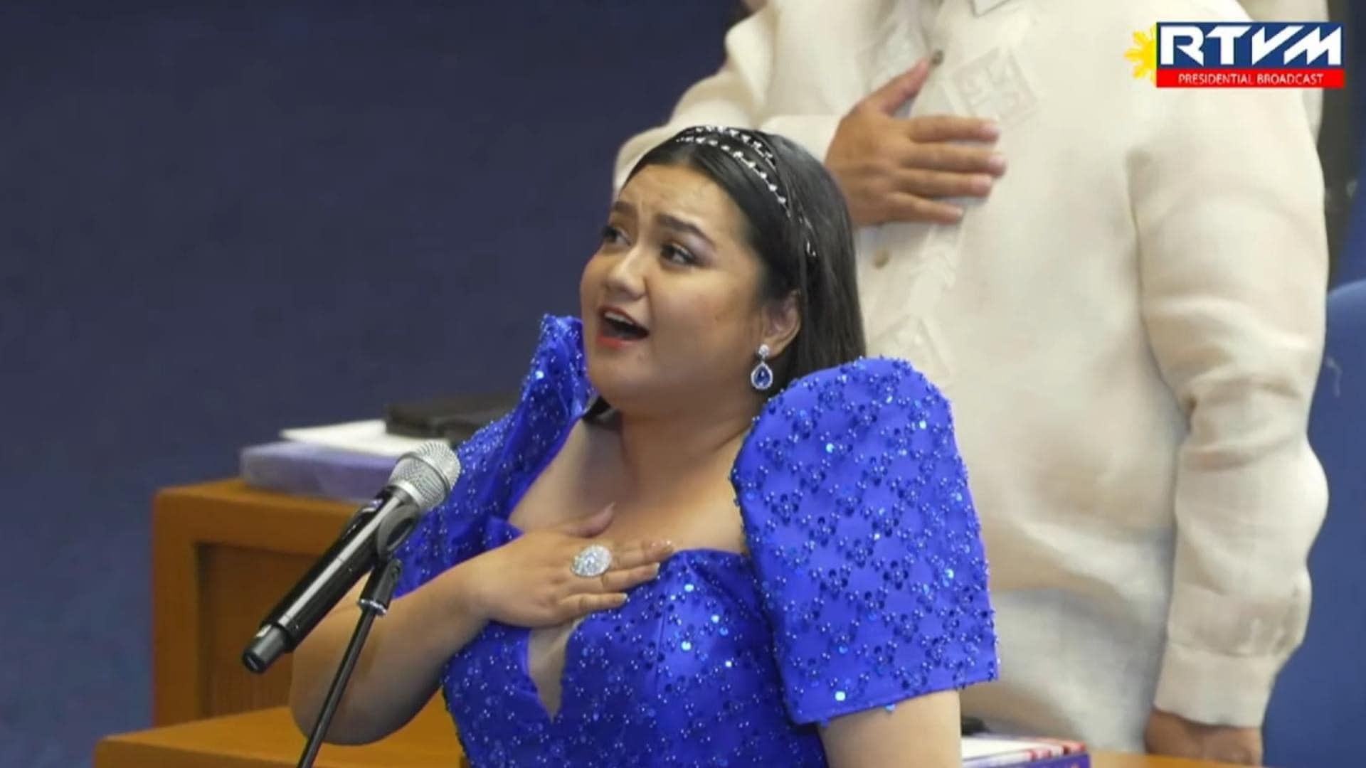 World Champion na si Blessie Mae Alipopo Abagat umawit ng Lupang Hinirang sa SONA ni Pang. Marcos