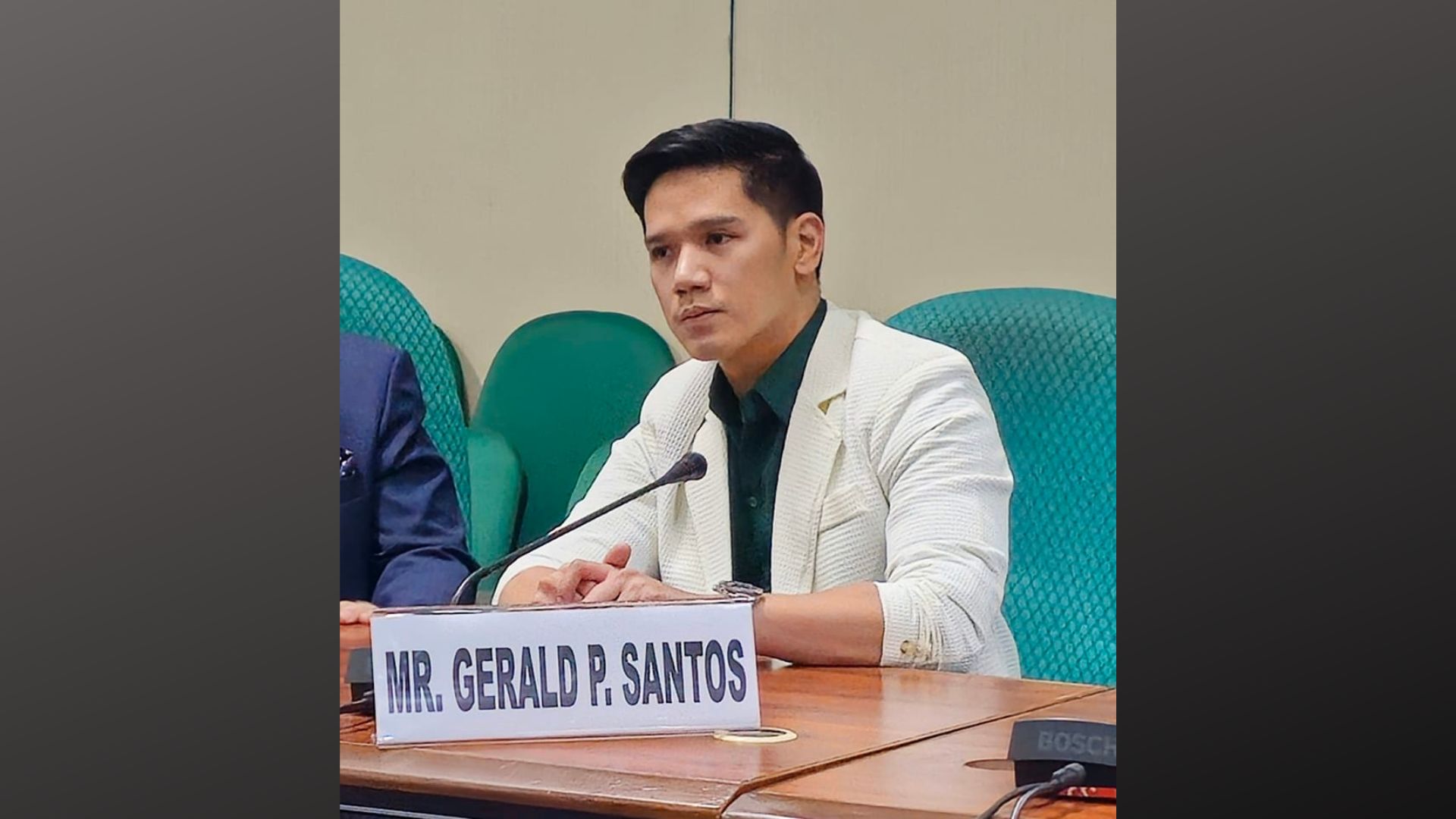 Singer na si Gerald Santos humarap sa pagdinig ng Senado; umaming nabiktima siya ng panggagahasa ng isang musical director