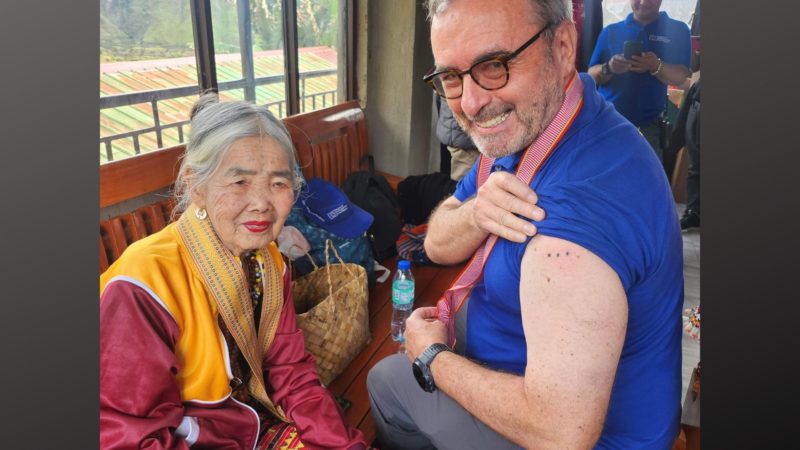 EU Ambassador Luc Veron nakapagpa-tattoo kay Apo Whang-Od