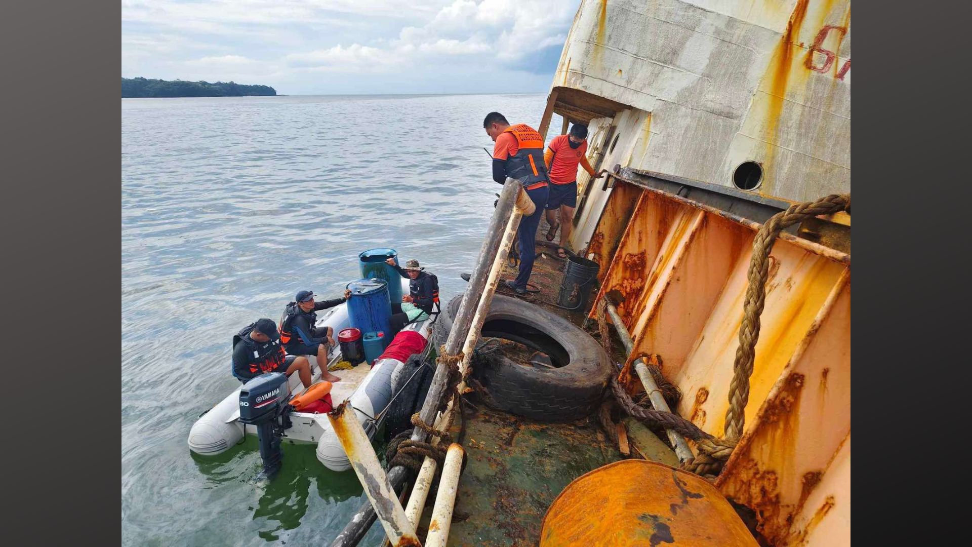 Oil recovery sa sumadsad na MV Mirola 1 sa Mariveles, Bataan sinimulan na ng PCG