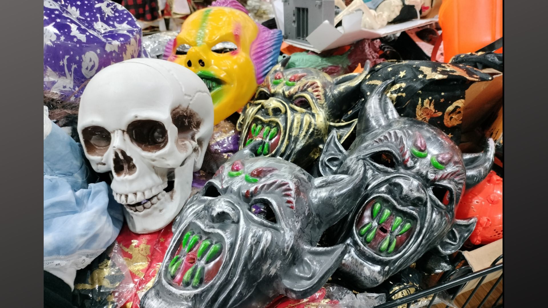 Publiko pinag-iingat sa pagbili ng Halloween Products na nagtataglay ng nakalalasong kemikal