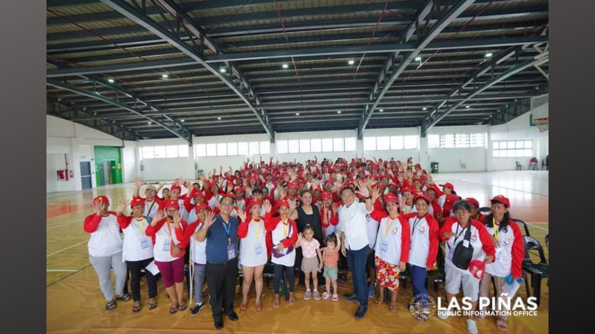 Disadvantaged workers at TUPAD orientation sa Las Piñas, suportado ni VM Aguilar