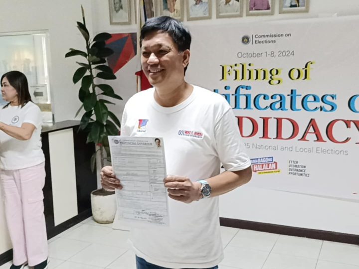 Cong. Mike Rivera naghain na ng COC sa Comelec Batangas para tumakbo bilang gobernador ng lalawigan