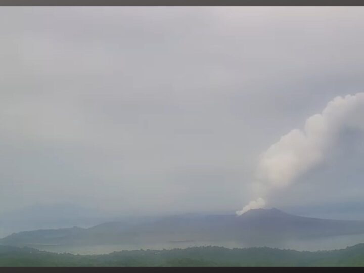 Taal Volcano muling nagkaroon ng minor phreatic eruption