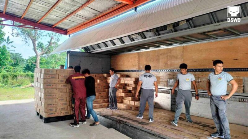 Prepositioning ng food packs sa mga lugar na daraanan ng Super Typhoon Ofel iniutos ng DSWD