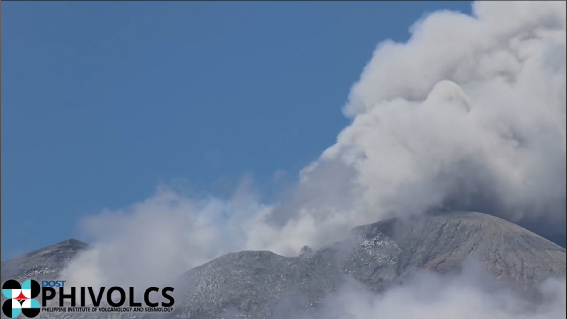 Ash emission naitala sa Kanlaon Volcano