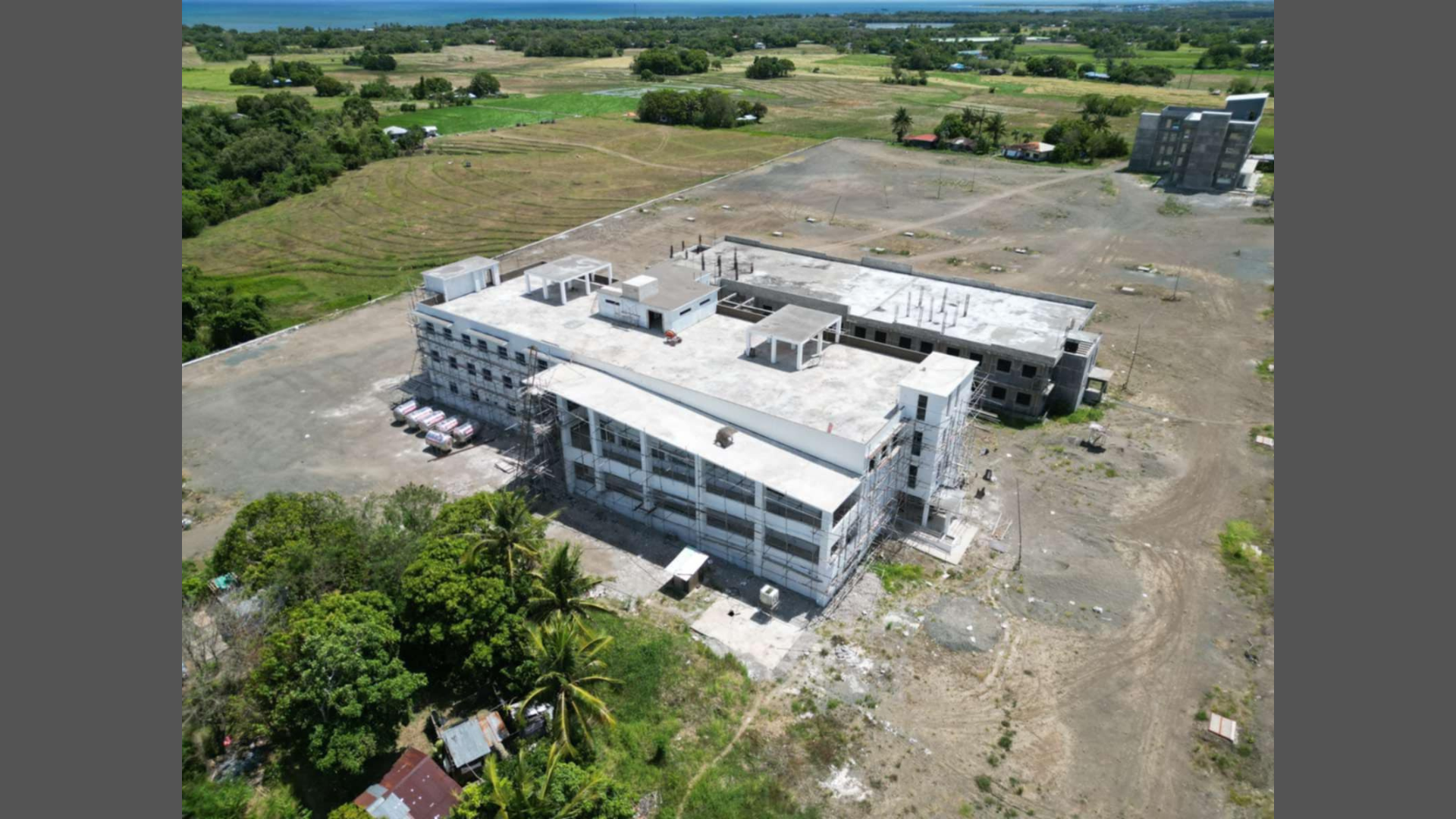 Netizens pinuna ang nakatenggang Lucena General Hospital sa Quezon