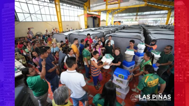 Las Piñas LGU namahagi ng relief assistance sa mga nasunugan sa Brgy. Almanza Uno