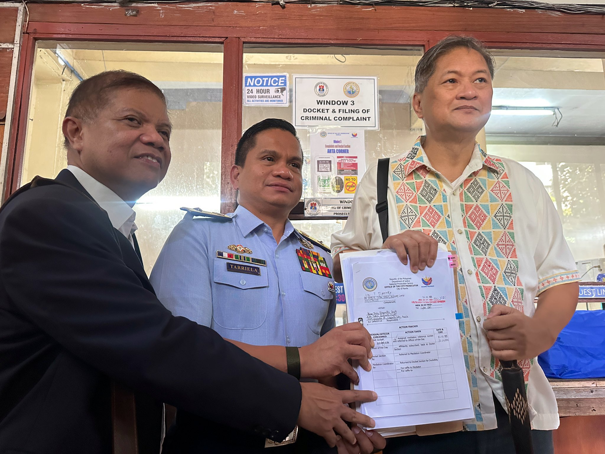 Sass Rogando Sasot inireklamo ng cyberlibel ni Commodore Tarriela ng Coast Guard