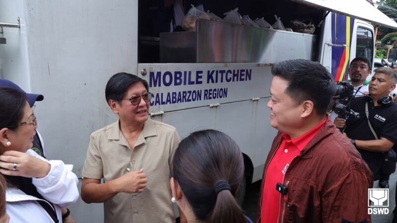 Evacuation Centers sa San Mateo, Rizal binisita ni Pang. Marcos