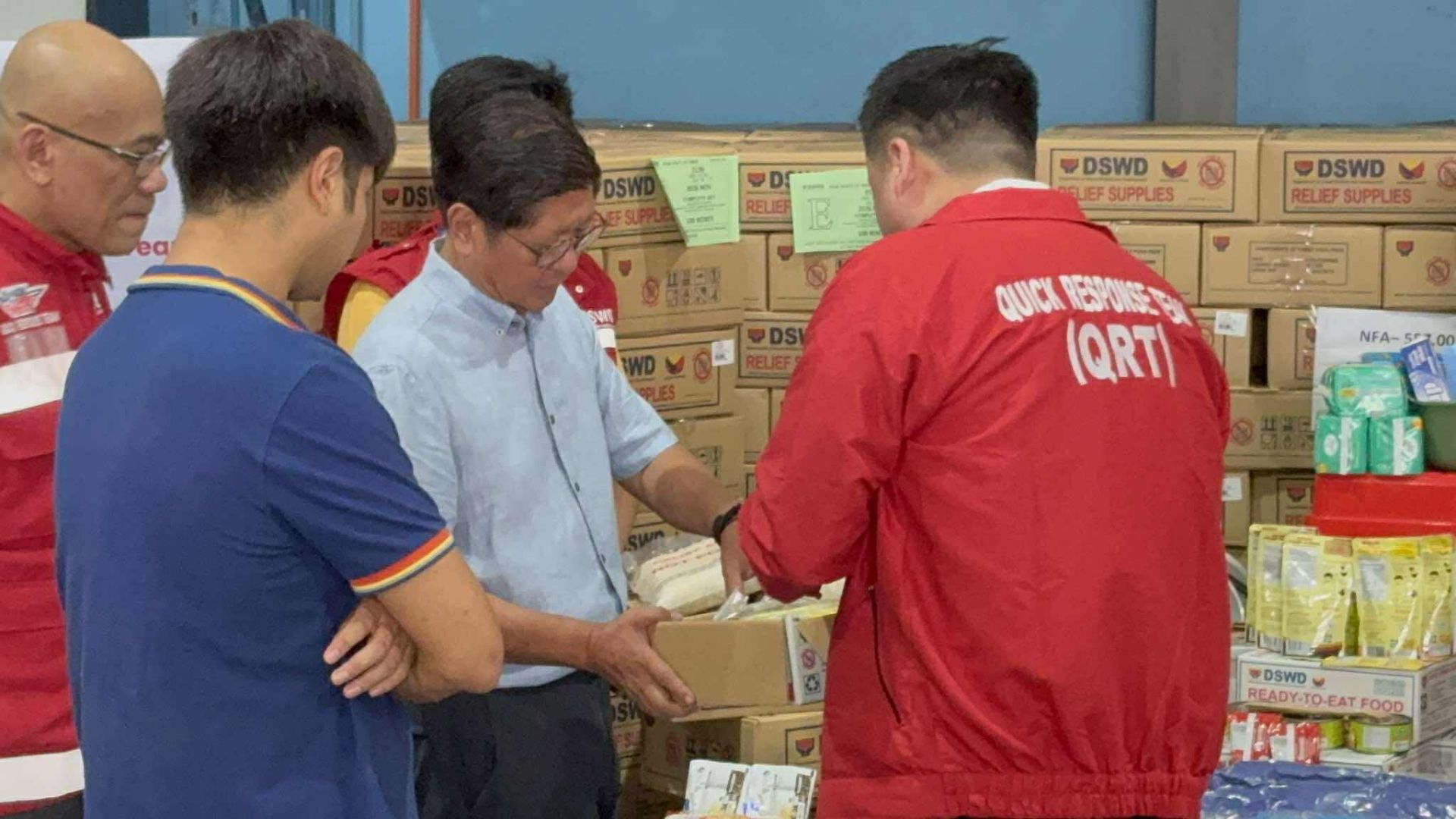 Pang. Marcos nag-inspeksyon sa National Resource Operations Center ng DSWD sa Pasay