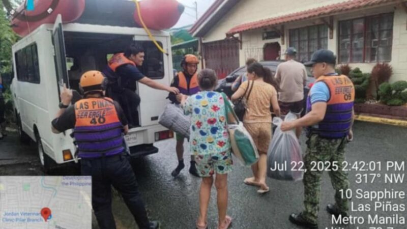 SPD naglunsad ng maigting na relief and rescue efforts sa kasagsagan ng malawakang baha sa katimugang Metro Manila