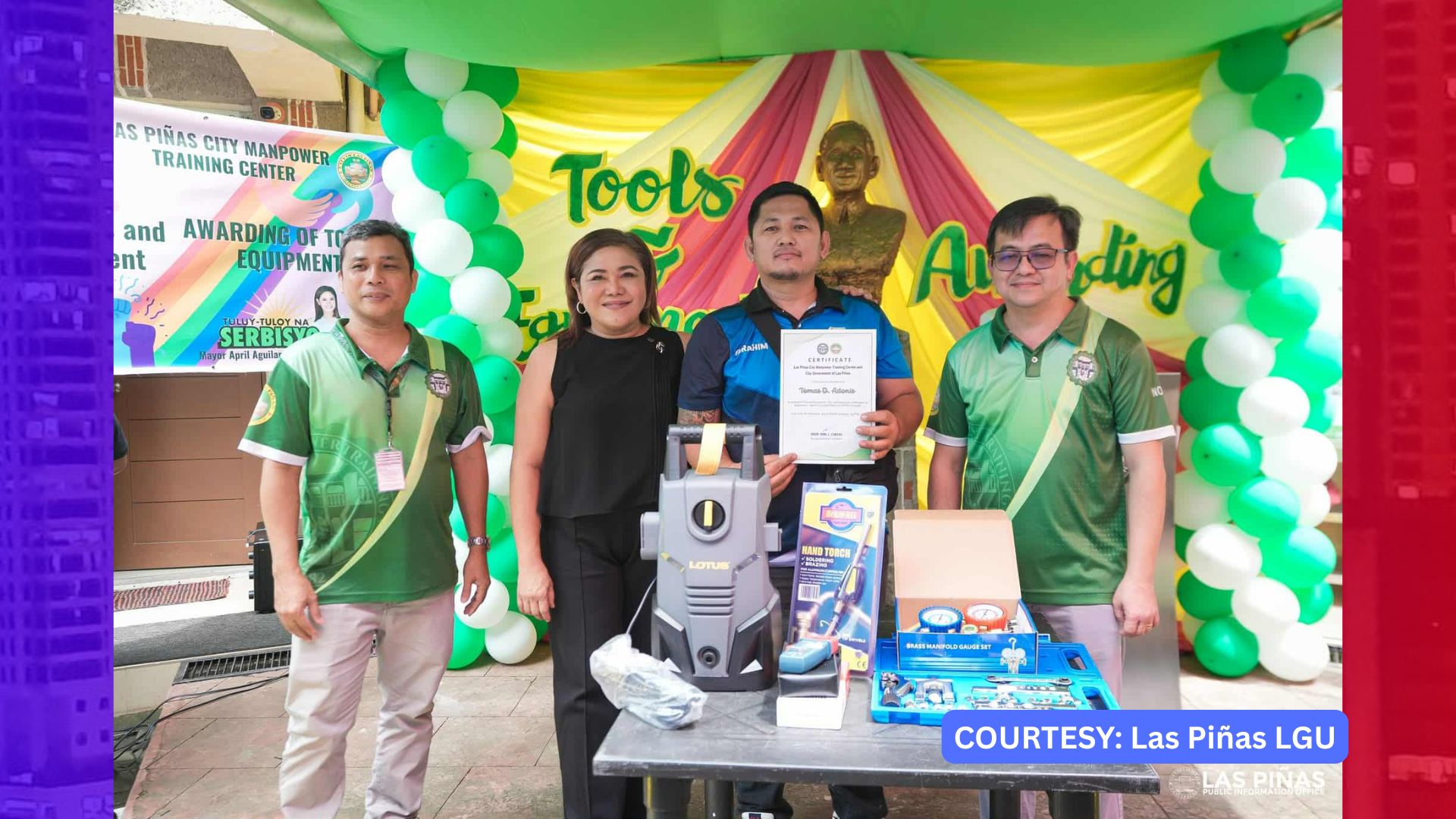 Halos 50 graduates ng training center ng Las Piñas City binigyan ng libreng kagamitan sa kabuhayan