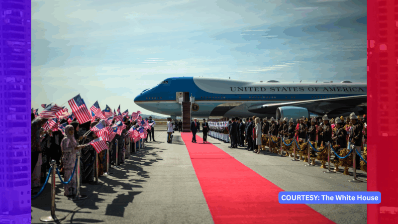US Pres. Donald Trump nakisayaw sa mga performer nang dumating sa Kuala Lumpur