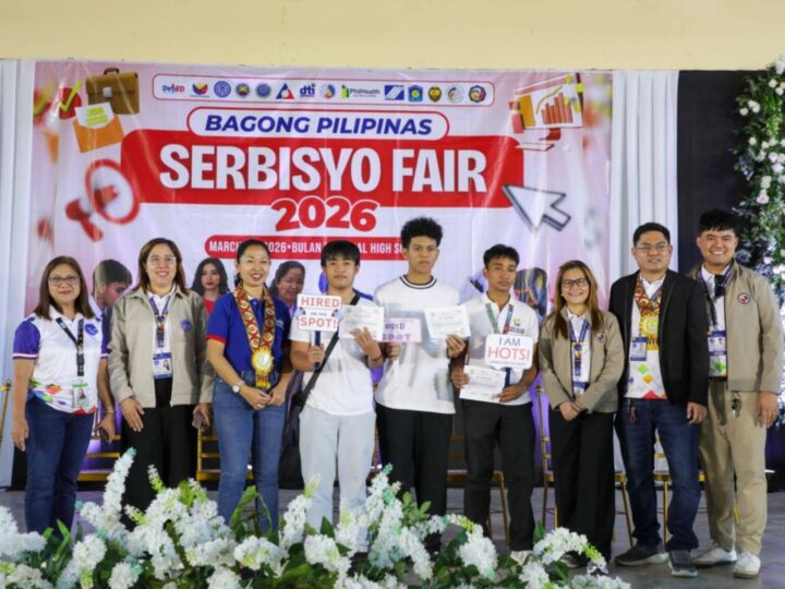 241 SHS grad hired-on-the-spot sa Job Fair ng DepEd