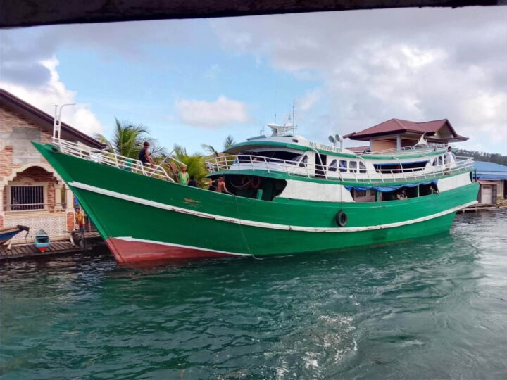 Bangka na may kargang sako-sakong bigas na-rescue sa Sulu