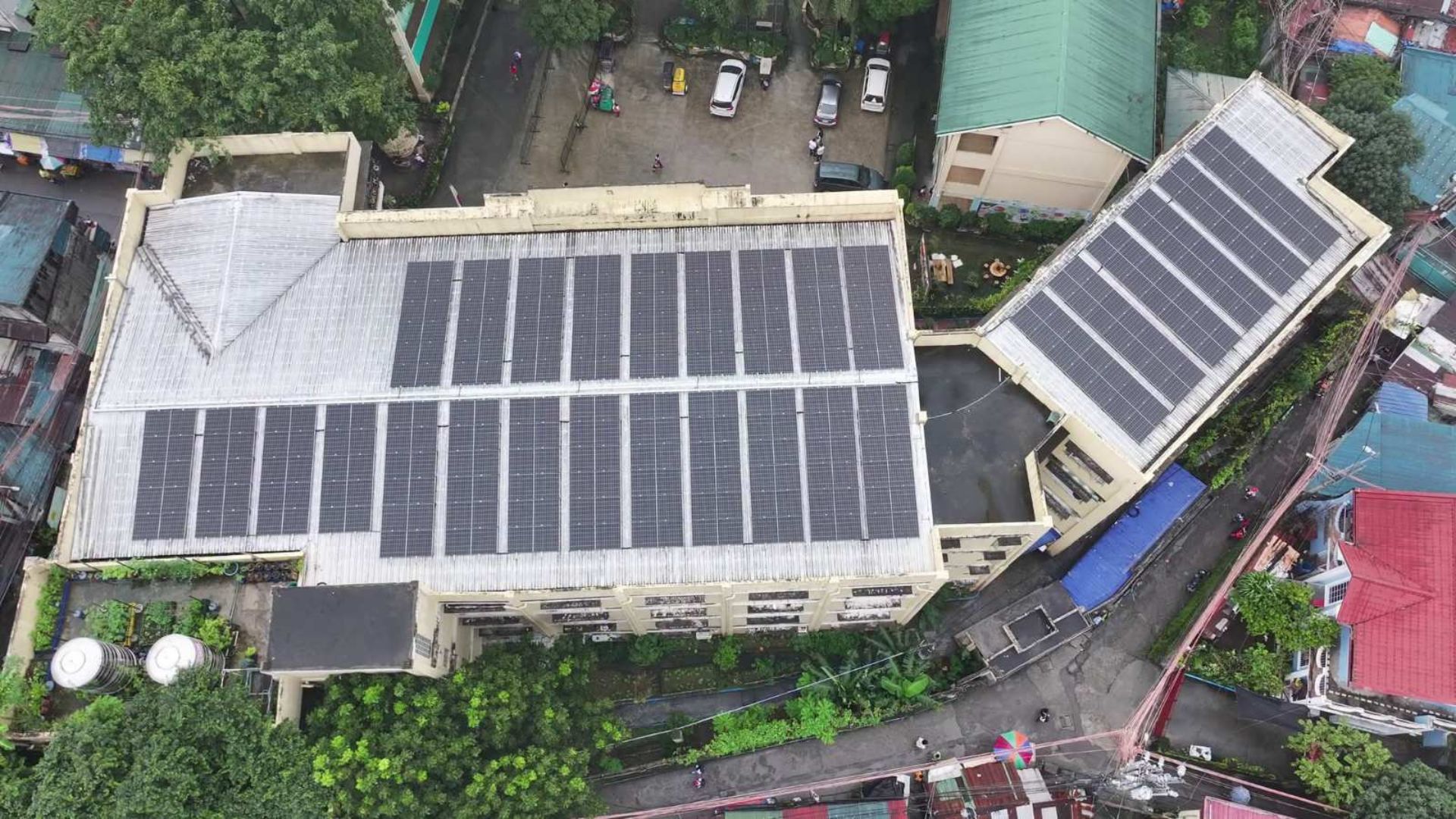Isa pang paaralan sa QC solar-powered na