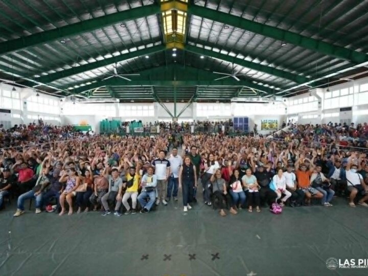 4,000 benepisyaryo nakatanggap ng tig-10 kilo ng bigas sa Las Piñas